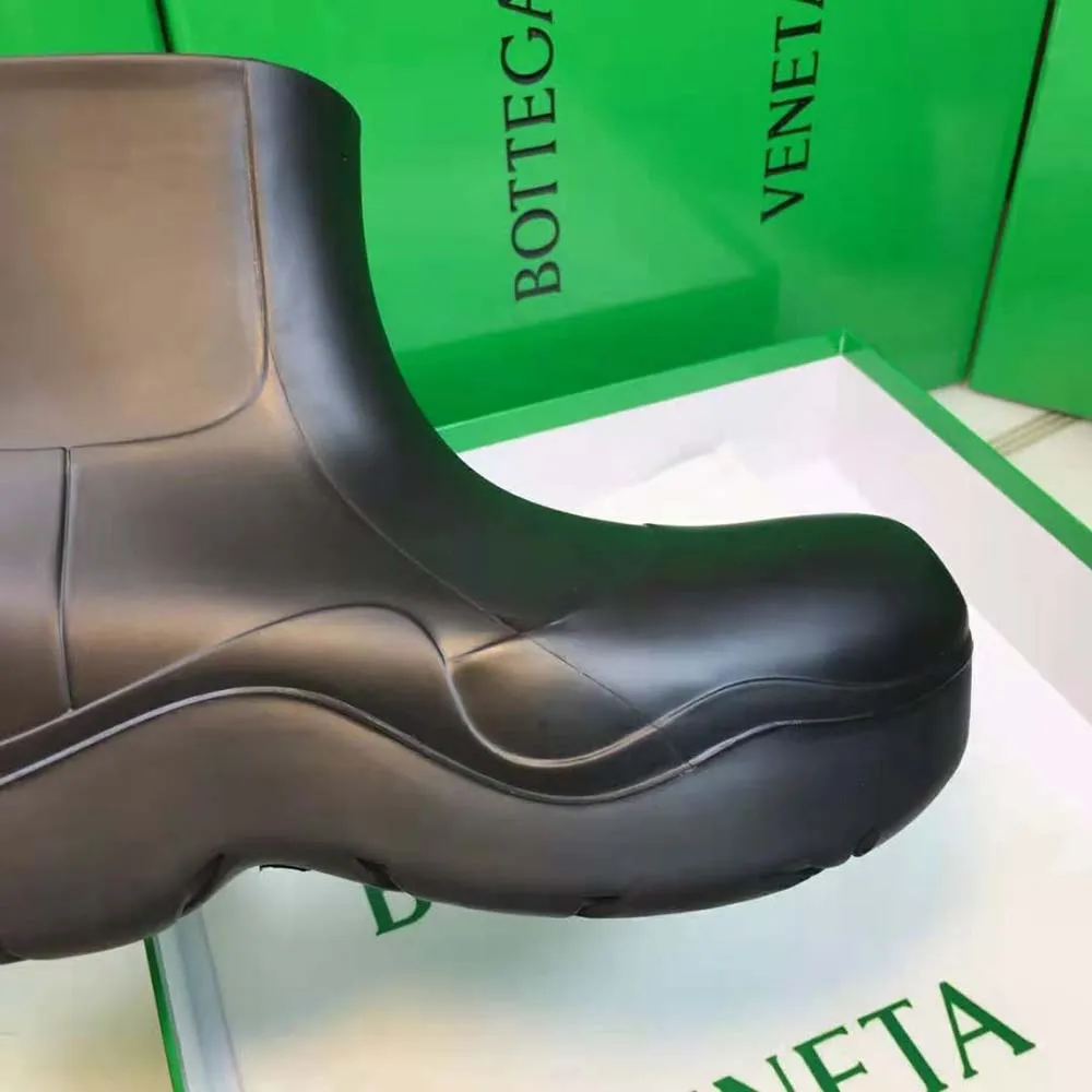 Bottega Veneta Botín Puddle unisex-Negro