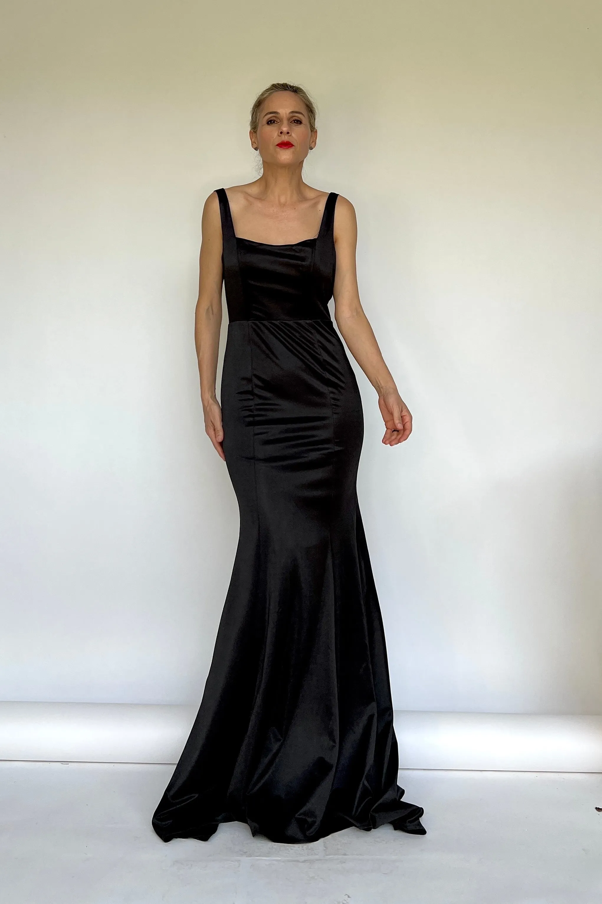 VESTIDO ESCOTE ESPALDA