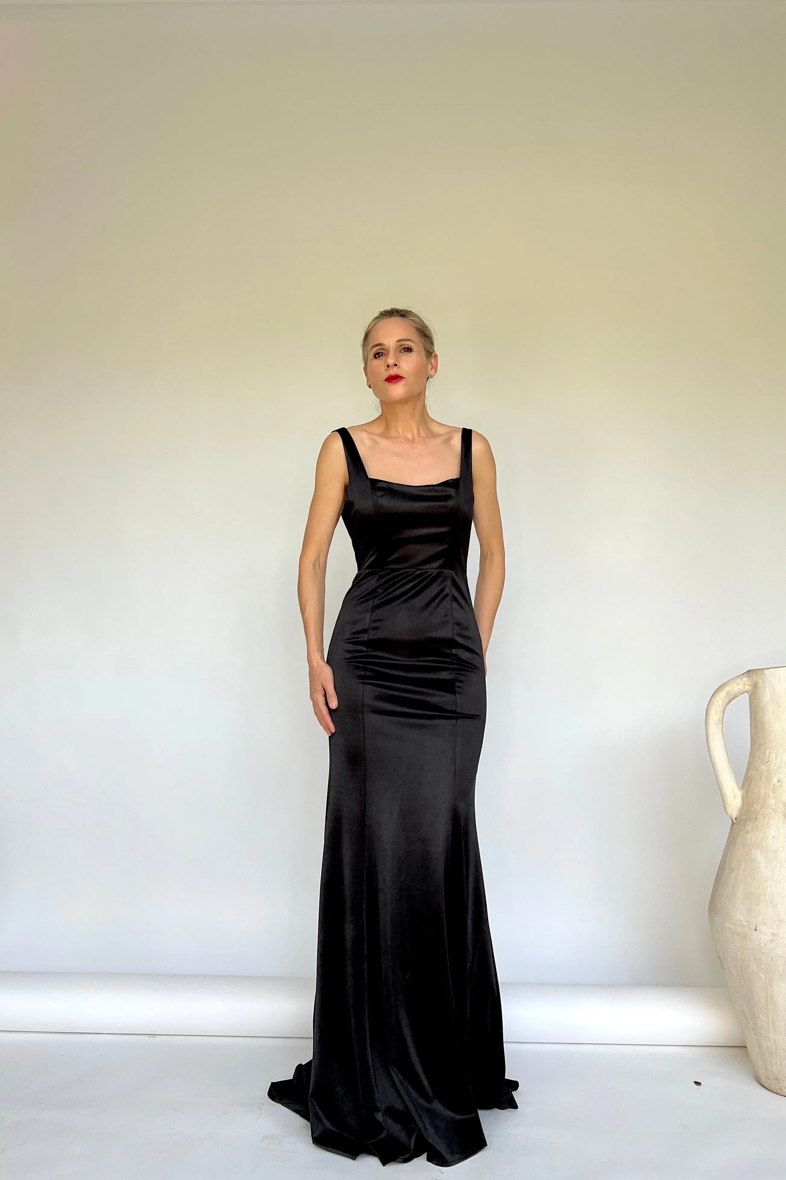 VESTIDO ESCOTE ESPALDA